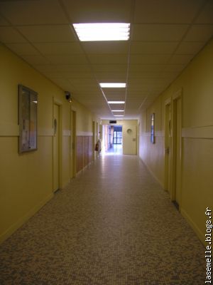 lycée rabelais (le couloir du 3e étage)